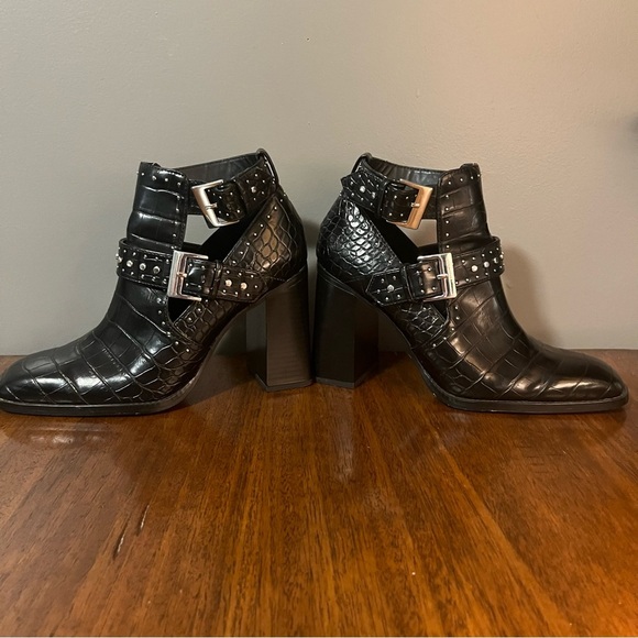 Zara Chic Black Croc-Embossed Heeled Boots women’s size 38EUR or 7.5.US - Picture 6 of 12